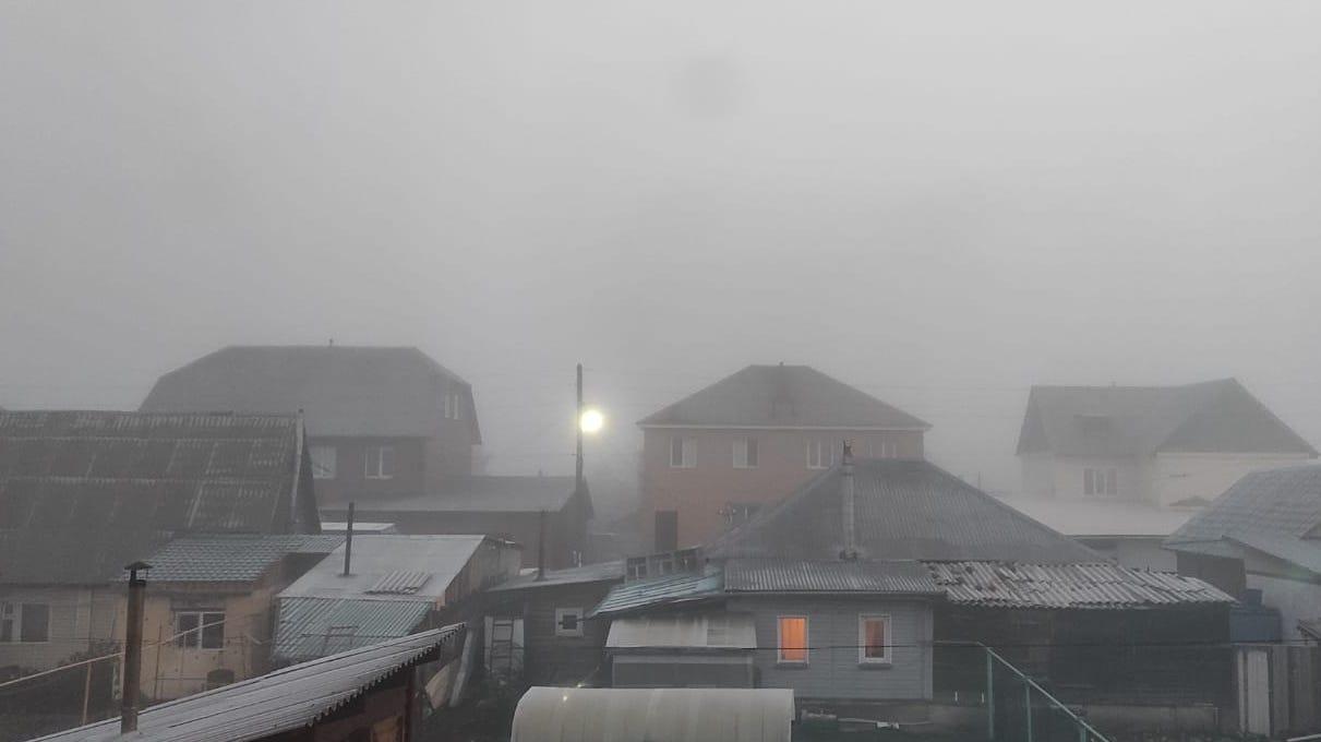 Фото Плотный туман окутал Новосибирск утром 28 сентября 2